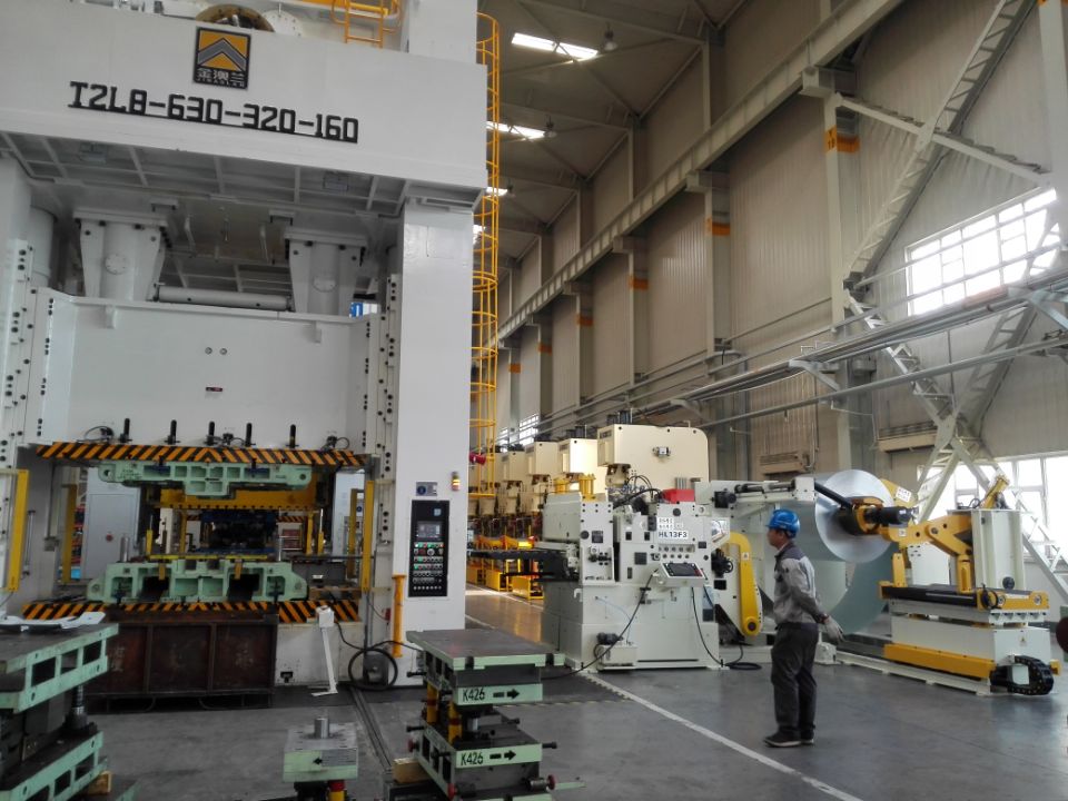 五金配件自動(dòng)化沖壓三合一送料機(jī)送料精度能夠達(dá)到多少？