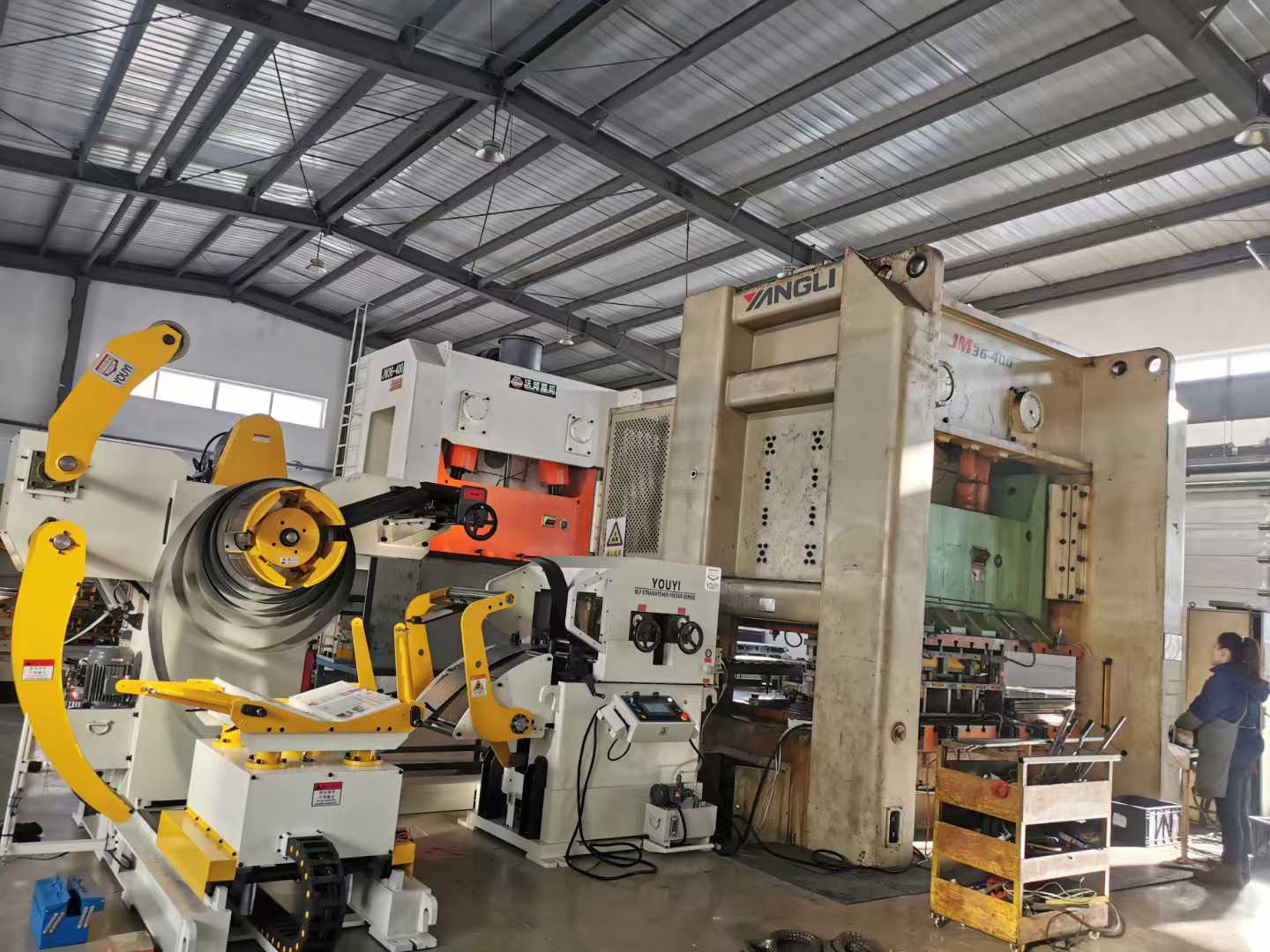 沖床三合一伺服送料機(jī)偏料快速排查與預(yù)防方法講解